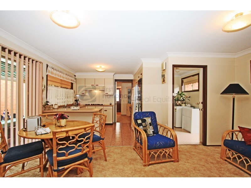 11 Stowe Court, Wattle Grove NSW 2173