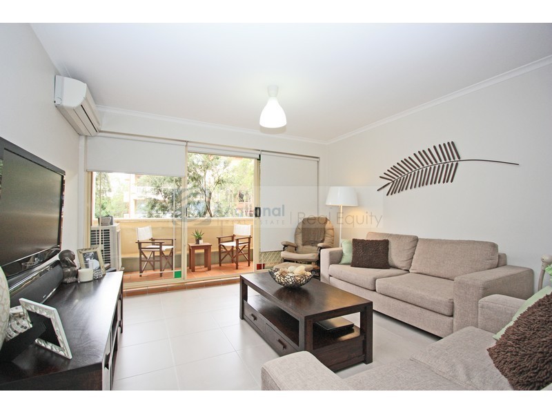 4/6 Mead Drive, Chipping Norton NSW 2170