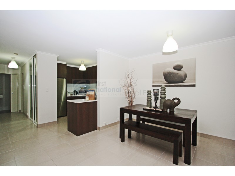 4/6 Mead Drive, Chipping Norton NSW 2170