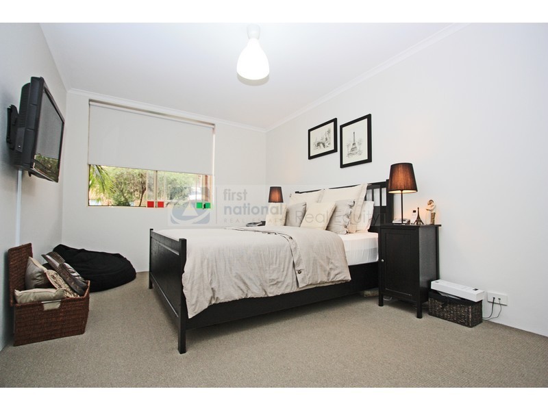 4/6 Mead Drive, Chipping Norton NSW 2170