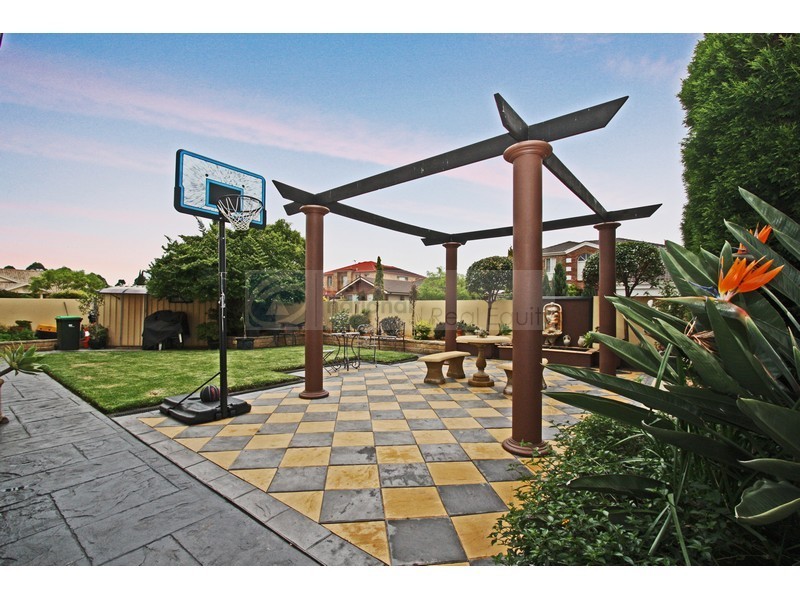 3 Sea Spray Court, Chipping Norton NSW 2170