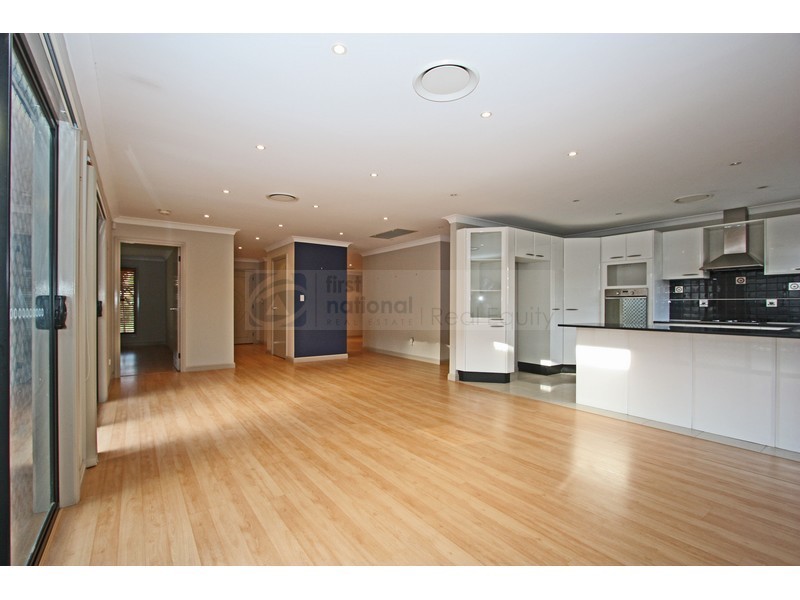 4 Restio Court, Voyager Point NSW 2172