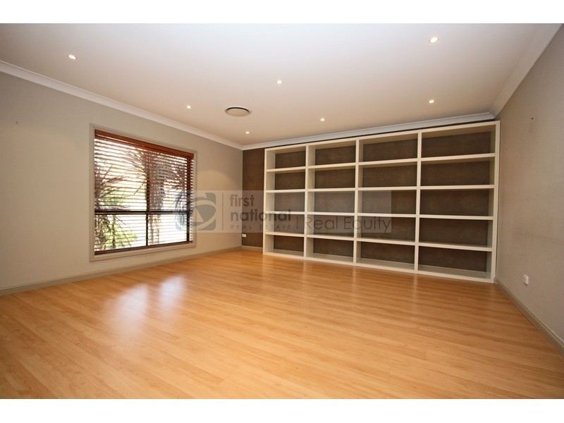 4 Restio Court, Voyager Point NSW 2172