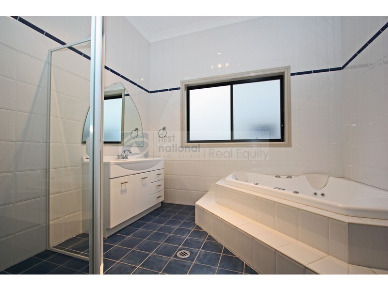 4 Restio Court, Voyager Point NSW 2172