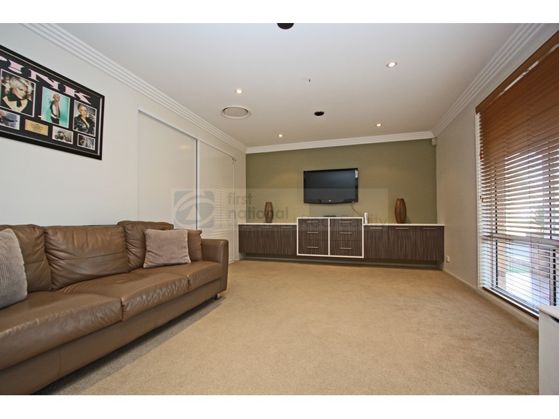 1 Witham Place, Chipping Norton NSW 2170