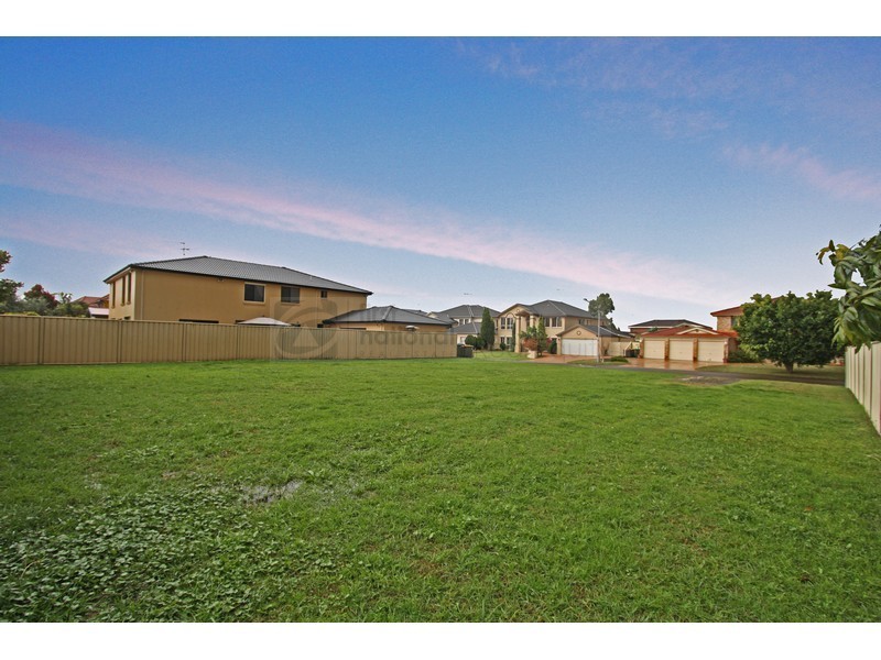 14 Shoreham Crescent, Chipping Norton NSW 2170