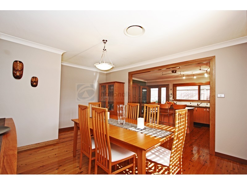 31 Bangalow Avenue, Chipping Norton NSW 2170
