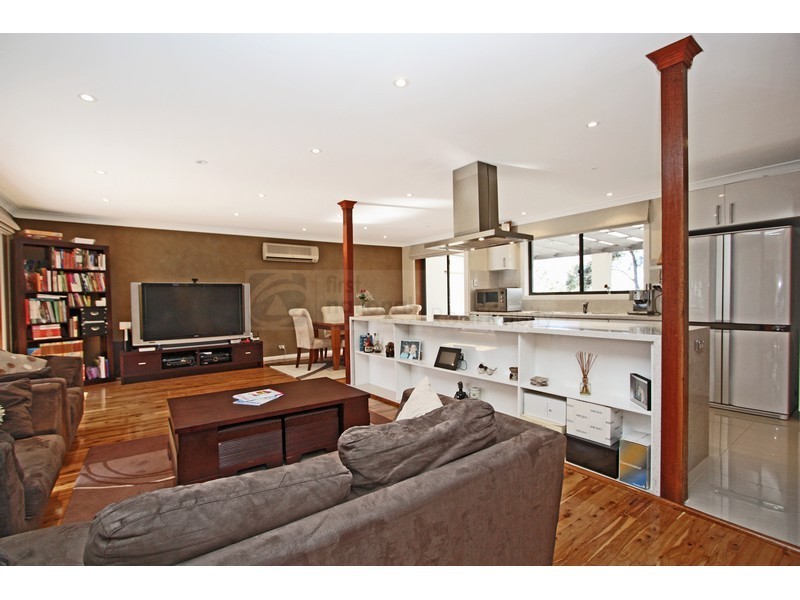 10 Boolarong Avenue, Chipping Norton NSW 2170