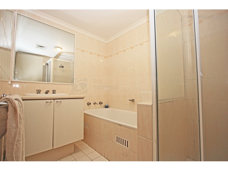 13/4 Mead Drive, Chipping Norton NSW 2170