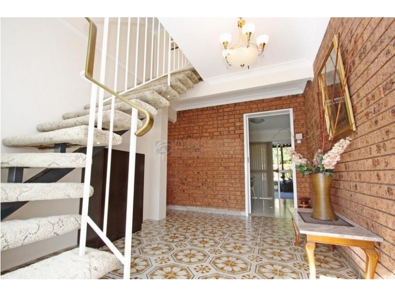 8 Padbury Street, Chipping Norton NSW 2170