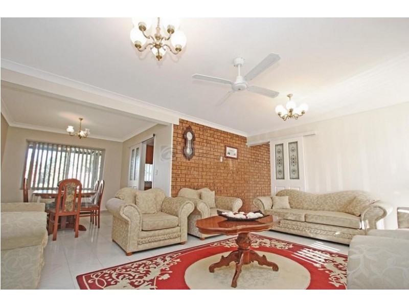 8 Padbury Street, Chipping Norton NSW 2170