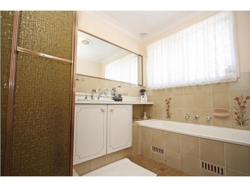 8 Padbury Street, Chipping Norton NSW 2170