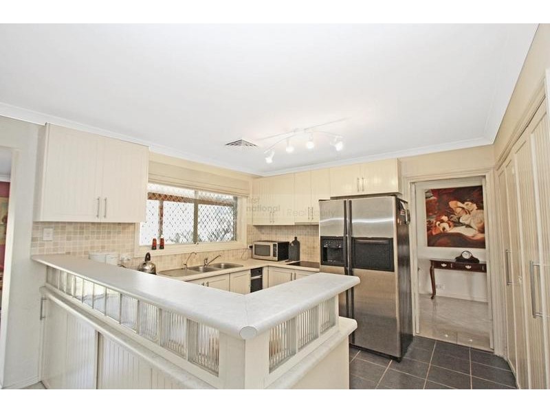 100 Renton Avenue, Moorebank NSW 2170