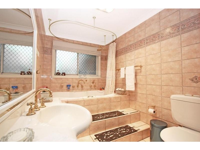 100 Renton Avenue, Moorebank NSW 2170