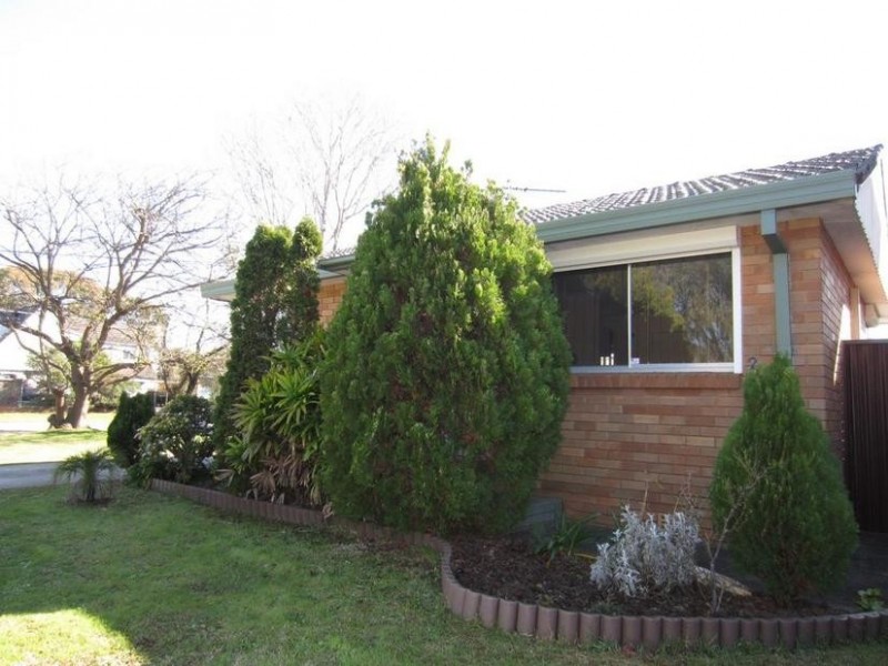 2 Selway Avenue, Moorebank NSW 2170