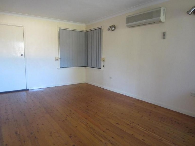 2 Selway Avenue, Moorebank NSW 2170