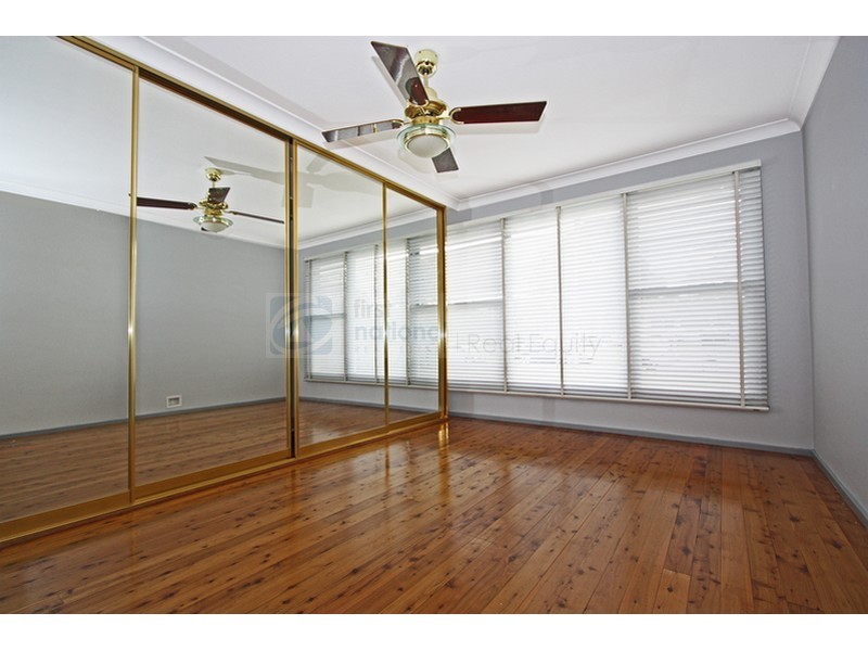 68 Renton Avenue, Moorebank NSW 2170