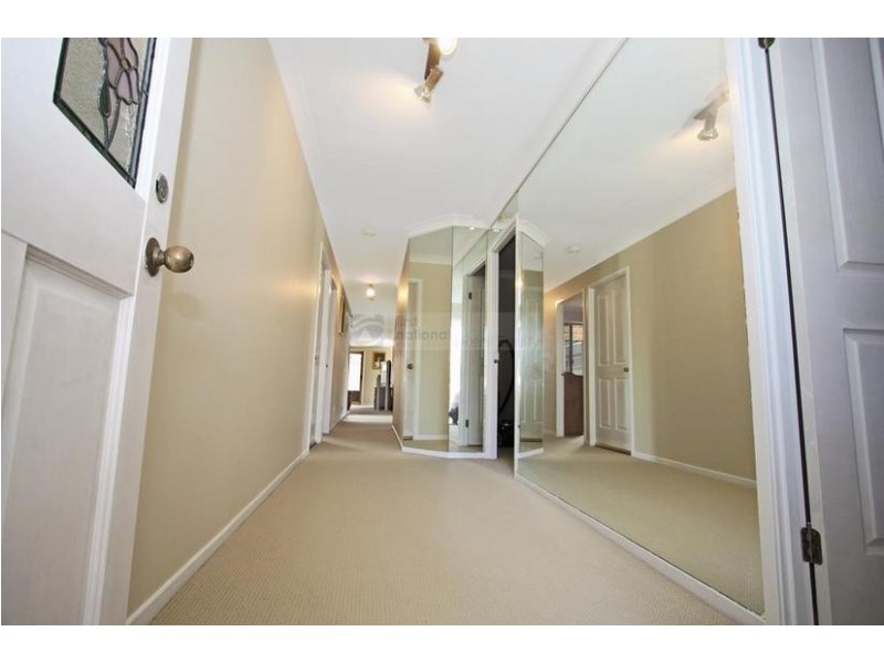 7 Brickendon Court, Wattle Grove NSW 2173