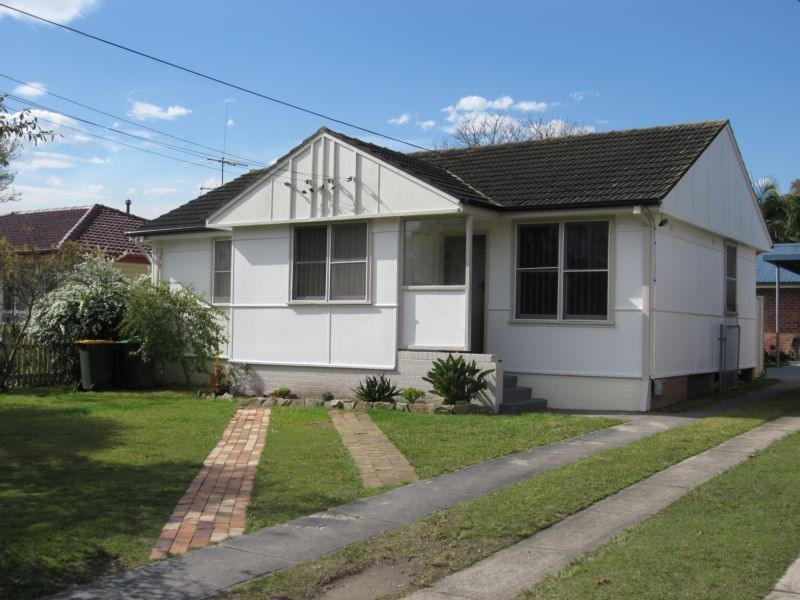 9 Tarakan Street, Holsworthy NSW 2173