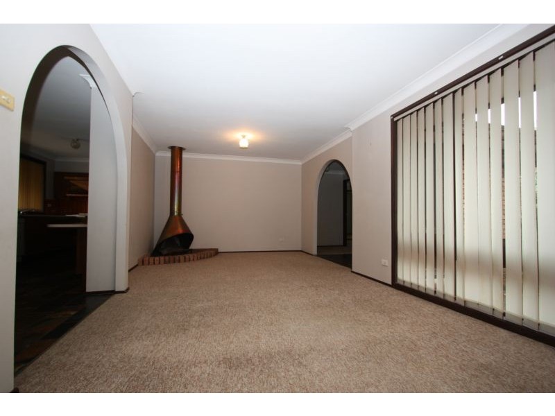 12 Swindon Place, Chipping Norton NSW 2170