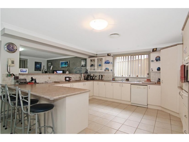 6 Granite Place, Hinchinbrook NSW 2168
