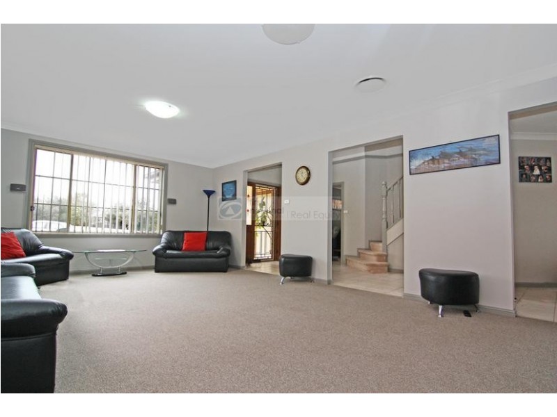 6 Granite Place, Hinchinbrook NSW 2168