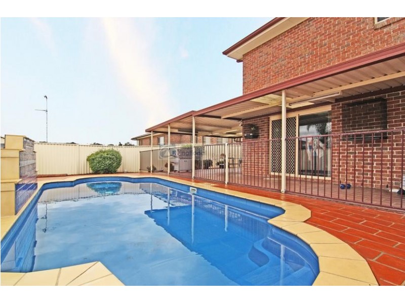 6 Granite Place, Hinchinbrook NSW 2168