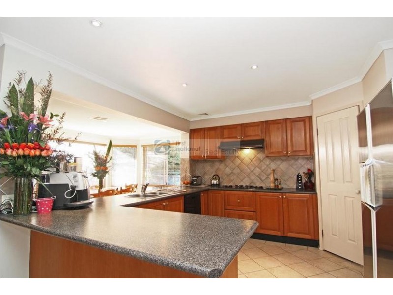 18 Sanctuary Place, Chipping Norton NSW 2170