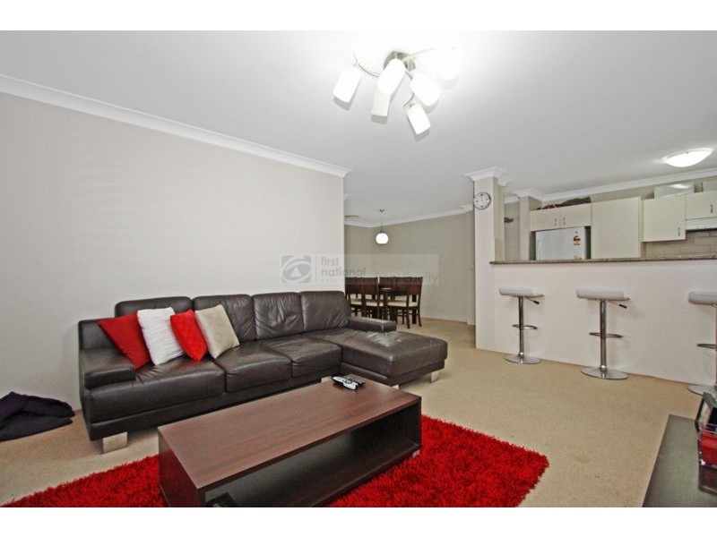 31/211 Mead Place, Chipping Norton NSW 2170