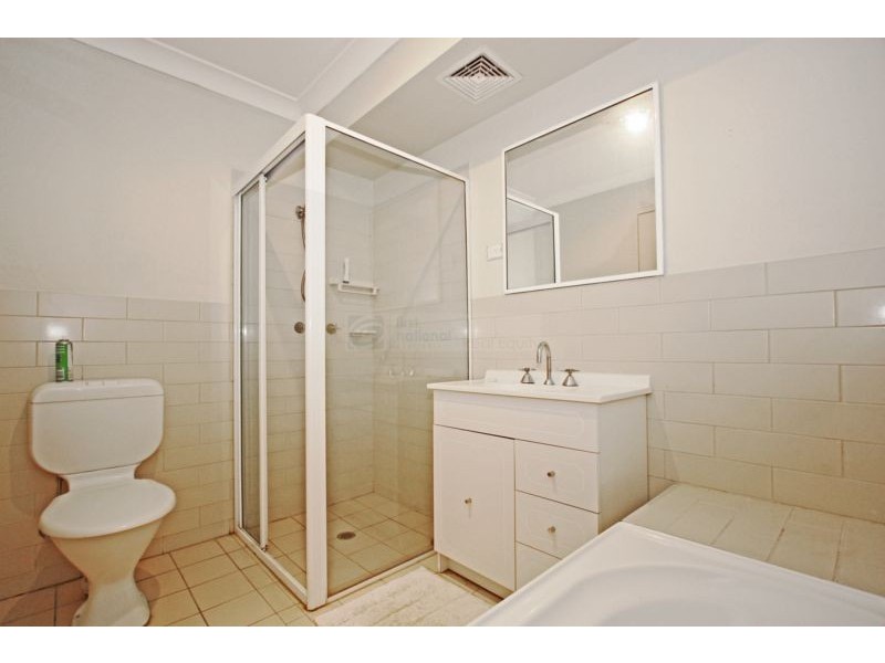 31/211 Mead Place, Chipping Norton NSW 2170