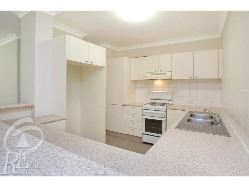 25/4 Mead Drive, Chipping Norton NSW 2170