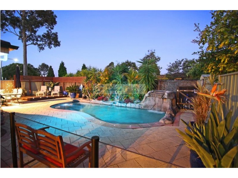 4 Beltana Court, Wattle Grove NSW 2173