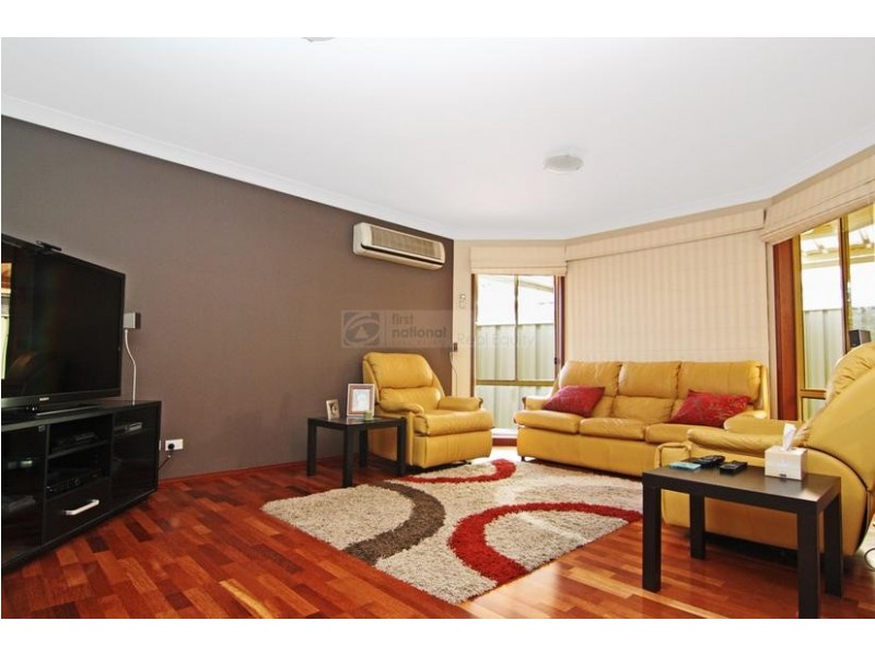 4 Beltana Court, Wattle Grove NSW 2173