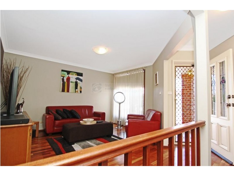 4 Beltana Court, Wattle Grove NSW 2173