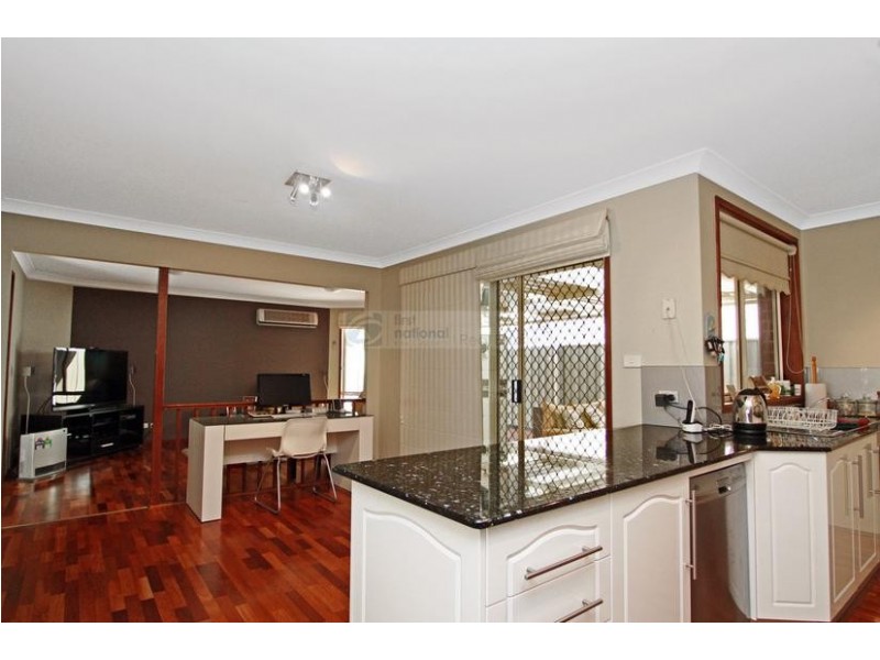 4 Beltana Court, Wattle Grove NSW 2173