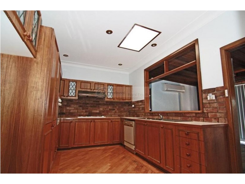 14 Longstaff Avenue, Chipping Norton NSW 2170