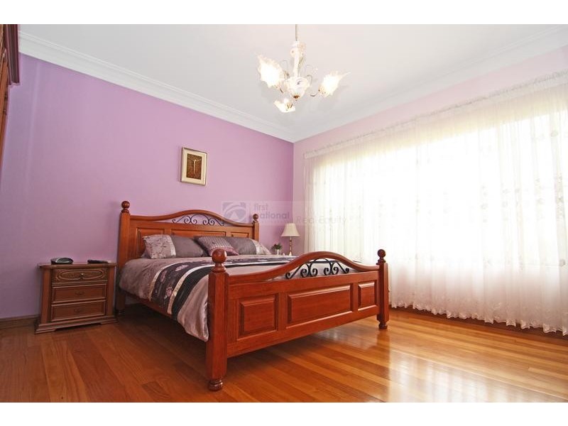 10 Banbury Crescent, Chipping Norton NSW 2170