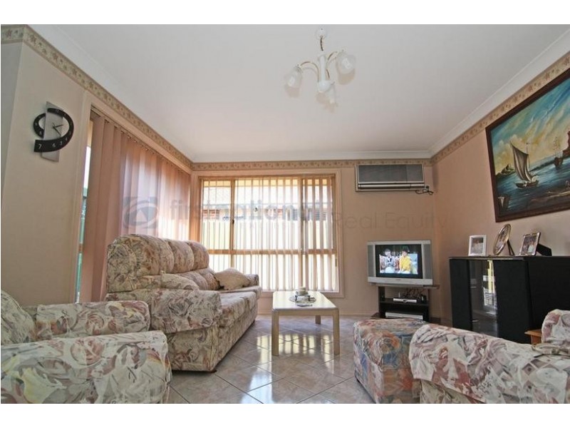 4 Colo Court, Wattle Grove NSW 2173