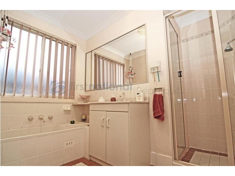 4 Colo Court, Wattle Grove NSW 2173