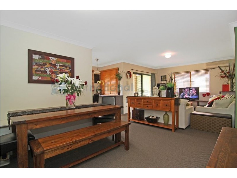 2/211 Frank Oliveri Drive, Chipping Norton NSW 2170