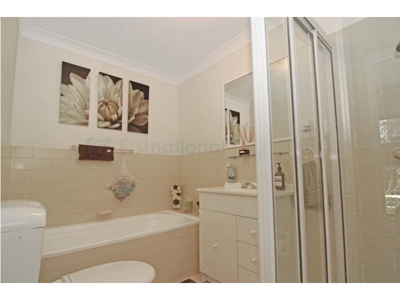 2/211 Frank Oliveri Drive, Chipping Norton NSW 2170