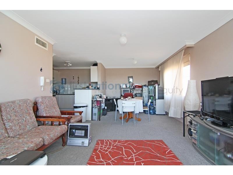 9/12 Frank Oliveri Drive, Chipping Norton NSW 2170