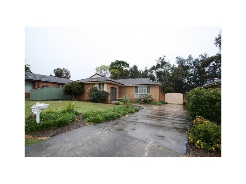 11 Swindon Place, Chipping Norton NSW 2170