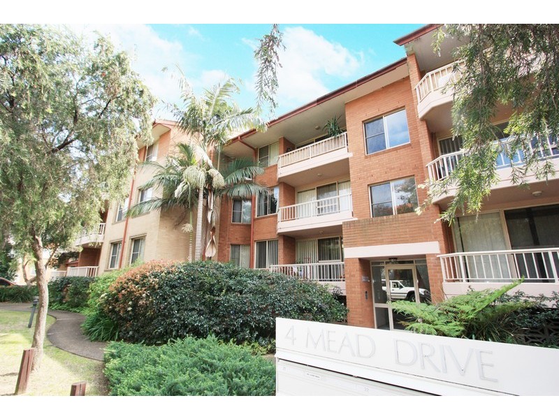 17/4 Mead Drive, Chipping Norton NSW 2170