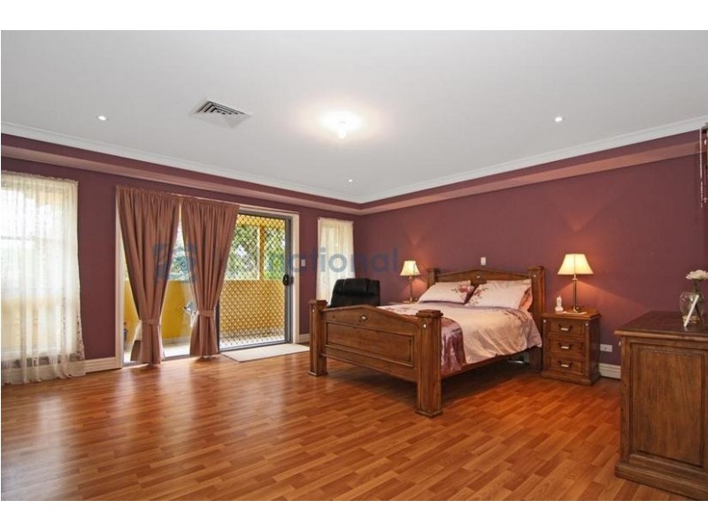 37 Harraden Drive, West Hoxton NSW 2171