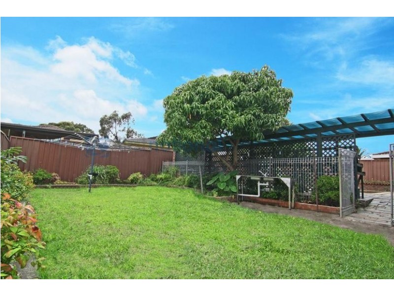 6 Holly Avenue, Chipping Norton NSW 2170