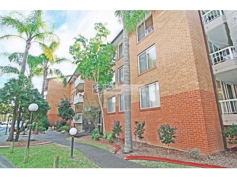 6/2 Mead Drive, Chipping Norton NSW 2170