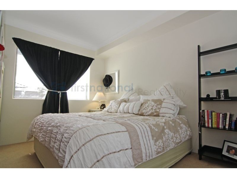 25/211 Mead Place, Chipping Norton NSW 2170