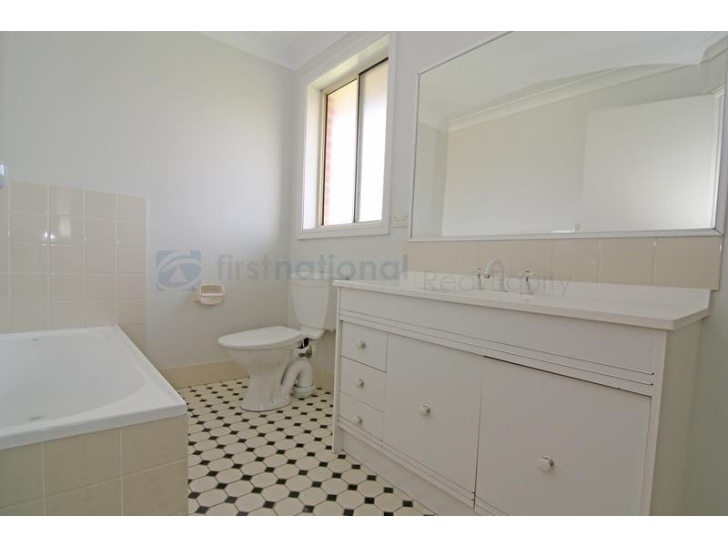 41b Esk Avenue, Green Valley NSW 2168