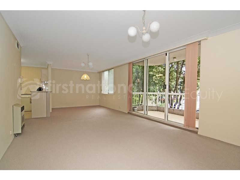 13/2 Mead Drive, Chipping Norton NSW 2170